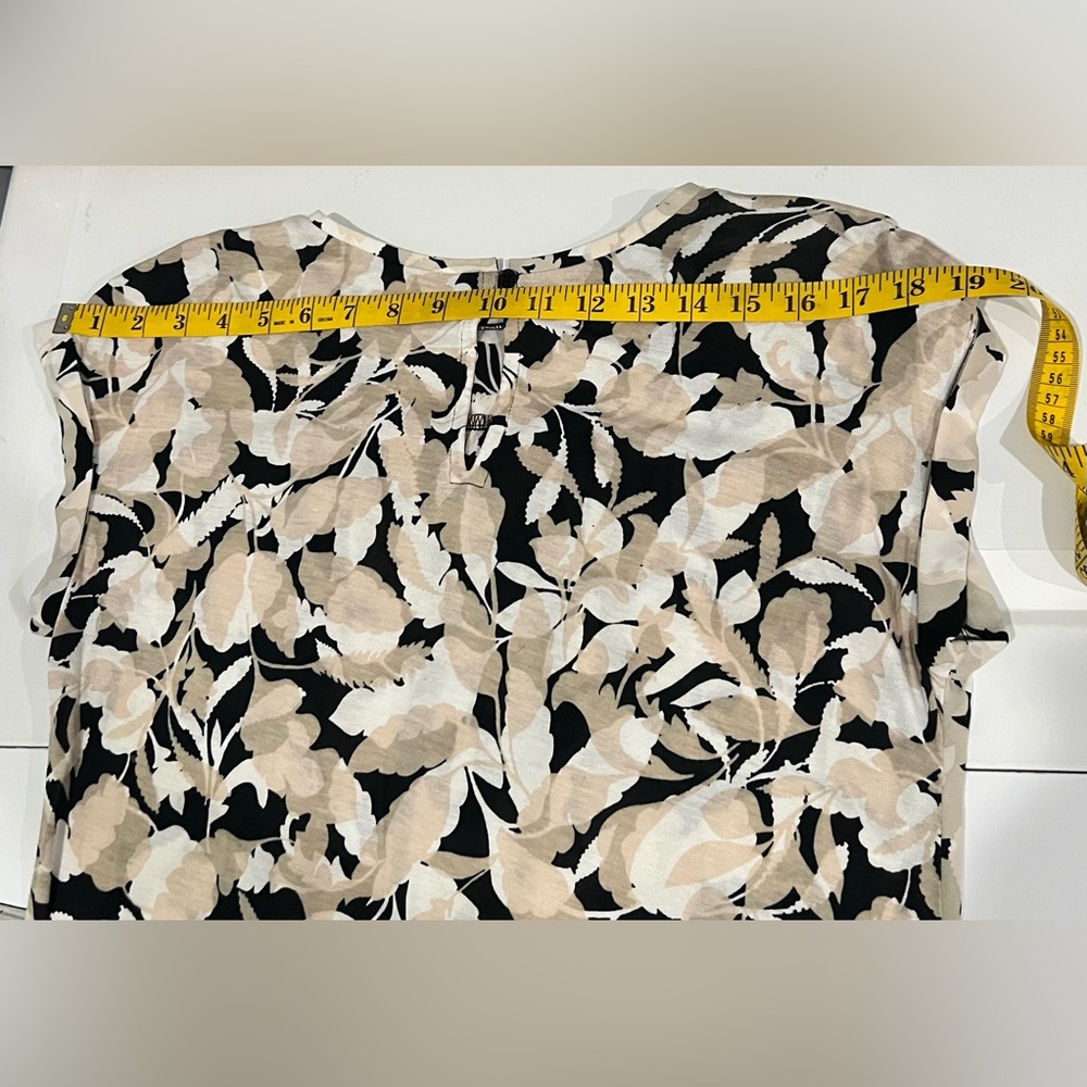 LOFT Black Cream Floral Cap-Sleeve Blouse XXS Lightweight - Picture 10 of 10